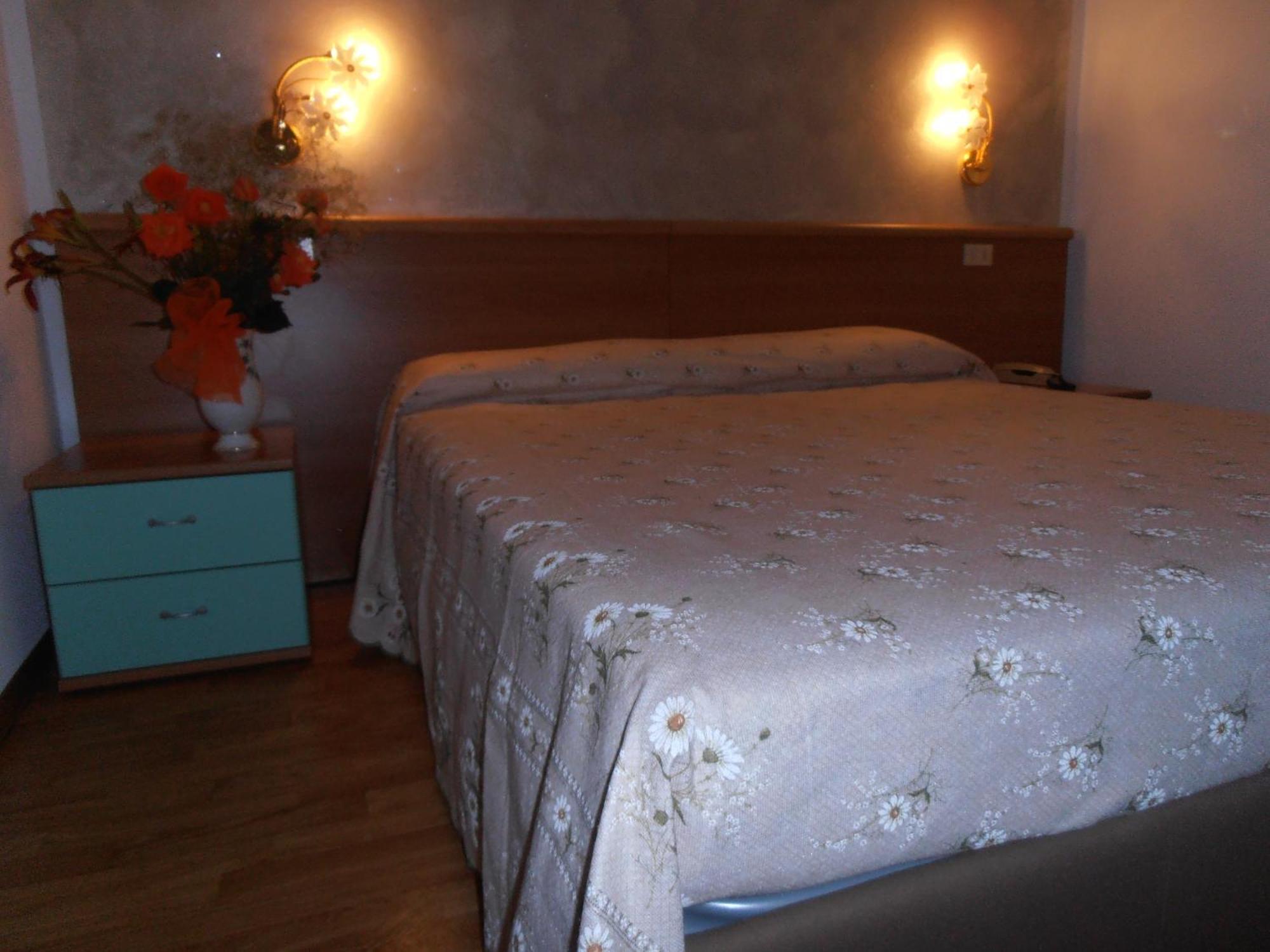 Hotel Locanda Ridevert Tione di Trento Pokój zdjęcie
